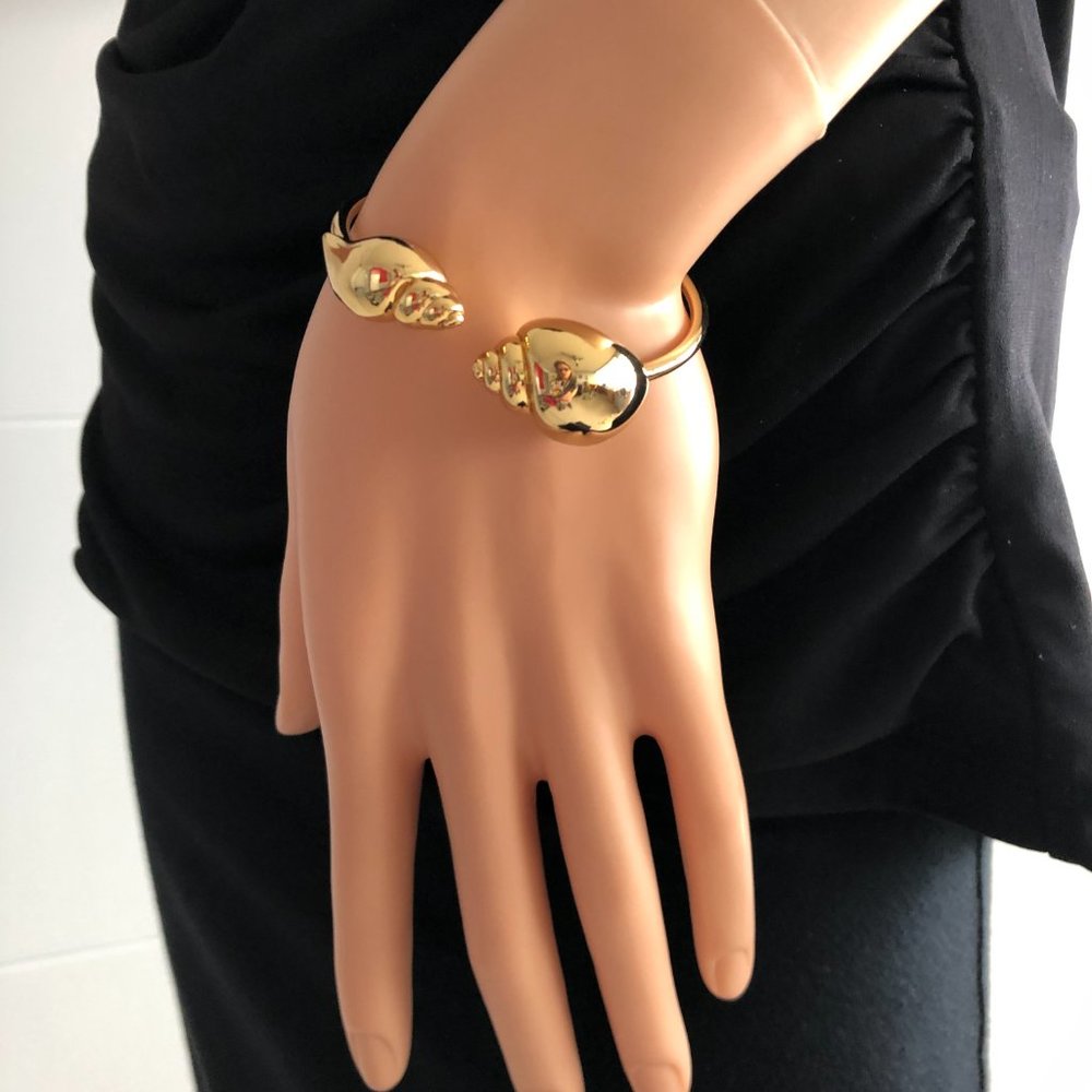 Seashell bracelet